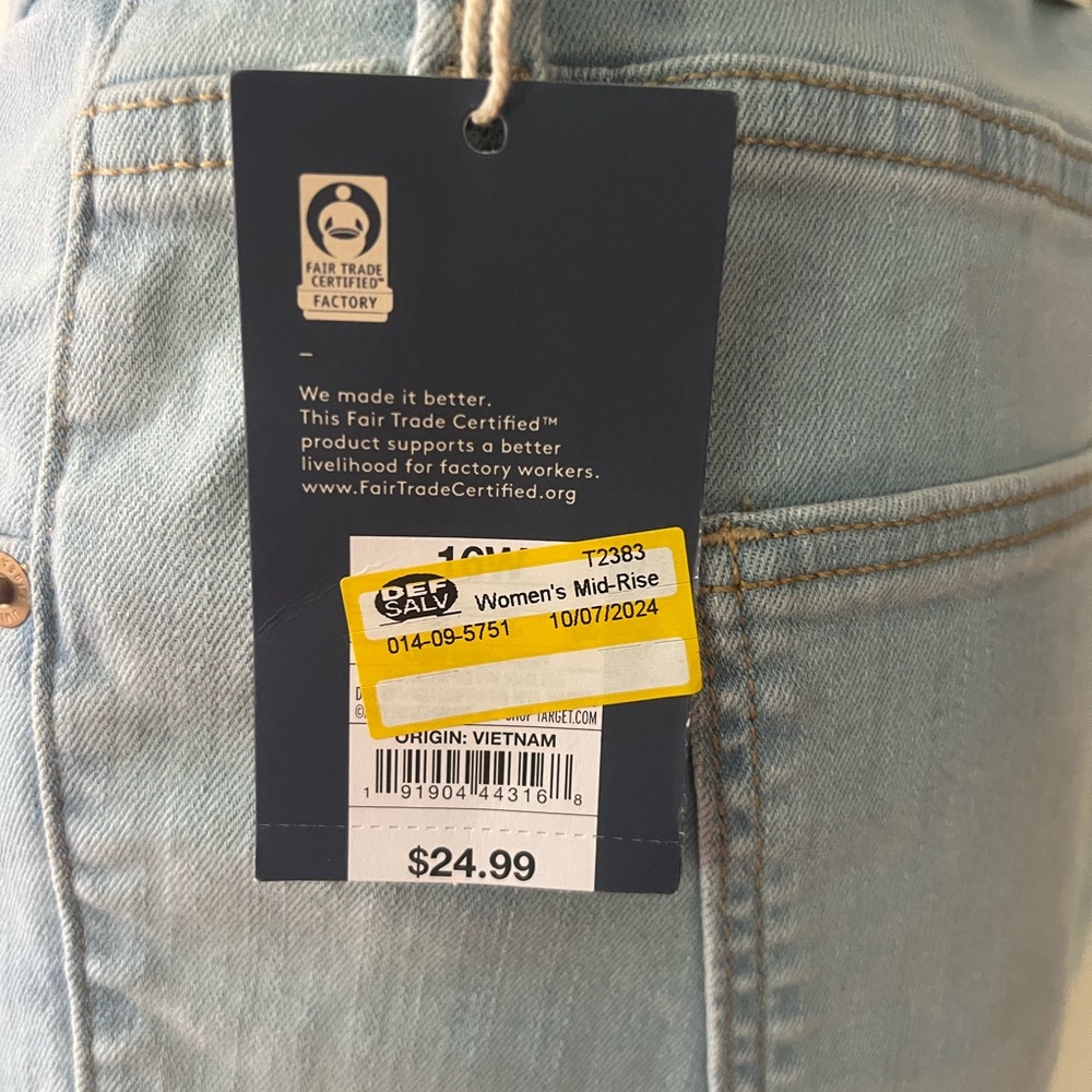 Universal Thread Women's High Rise Jeans - Light Blue - Picture 6 of 10